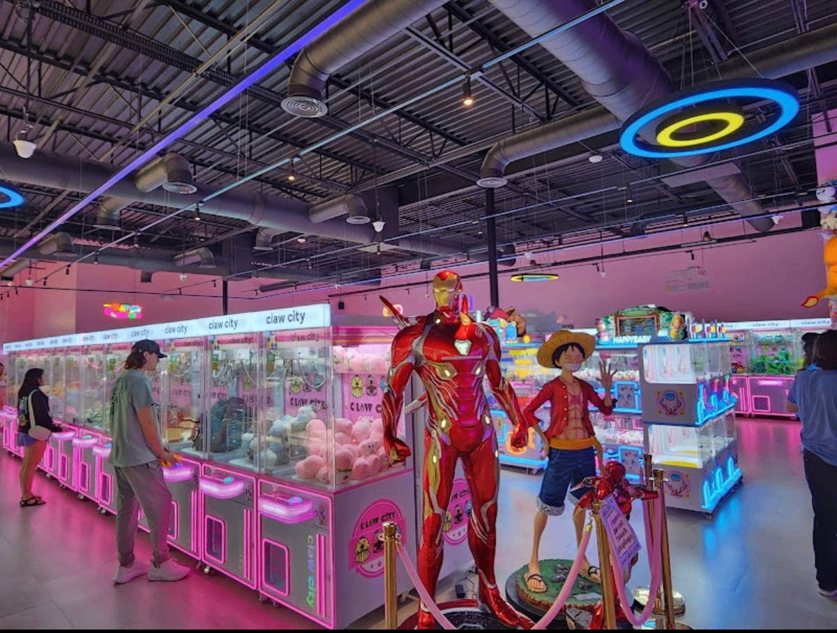 Inside Klaw Kingdom KC claw machine arcade floor